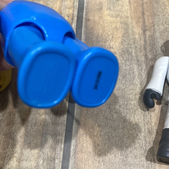 Rainbow Friends Figurines Blue, Red and Yellow - Picture 9 of 12